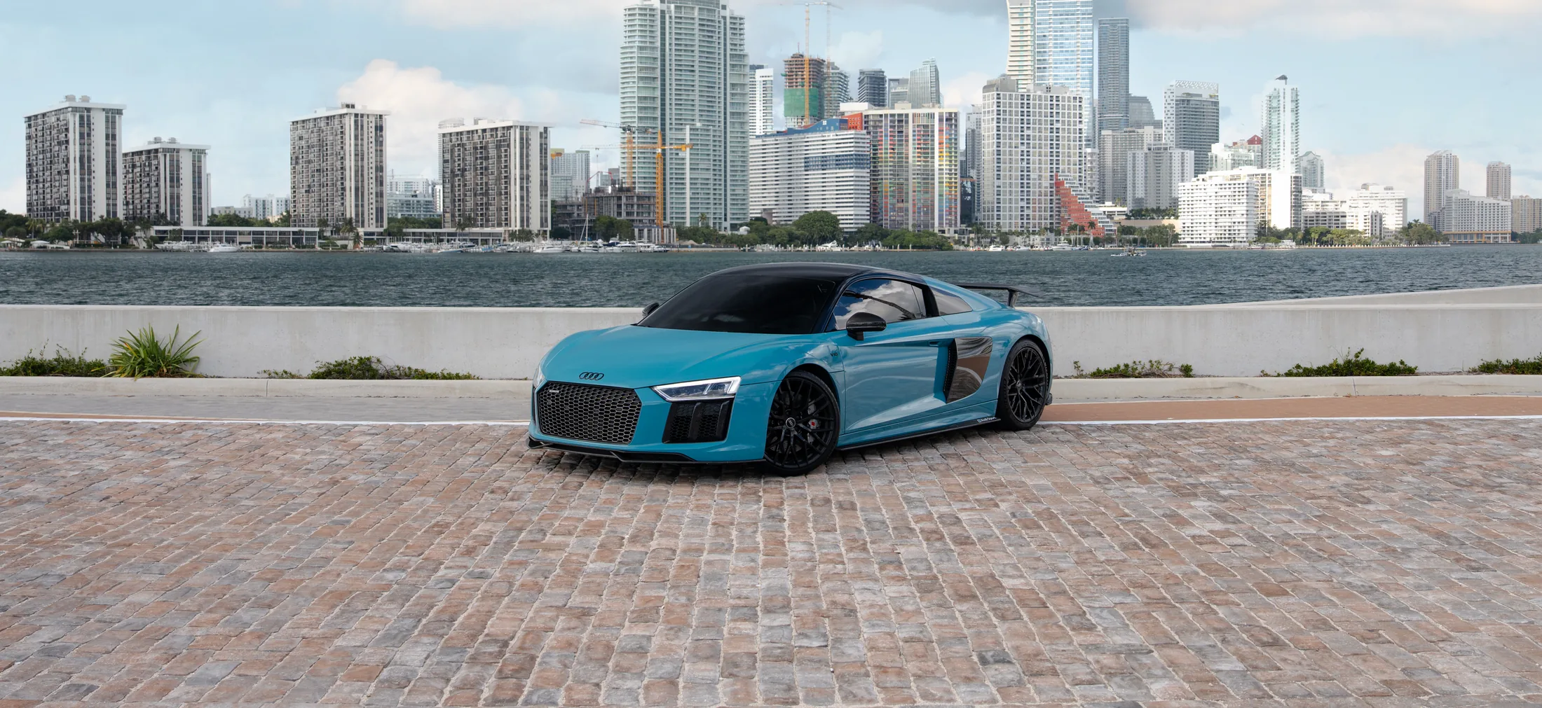 Audi R8 Coupe Blue - Exotic Car Rental Miami