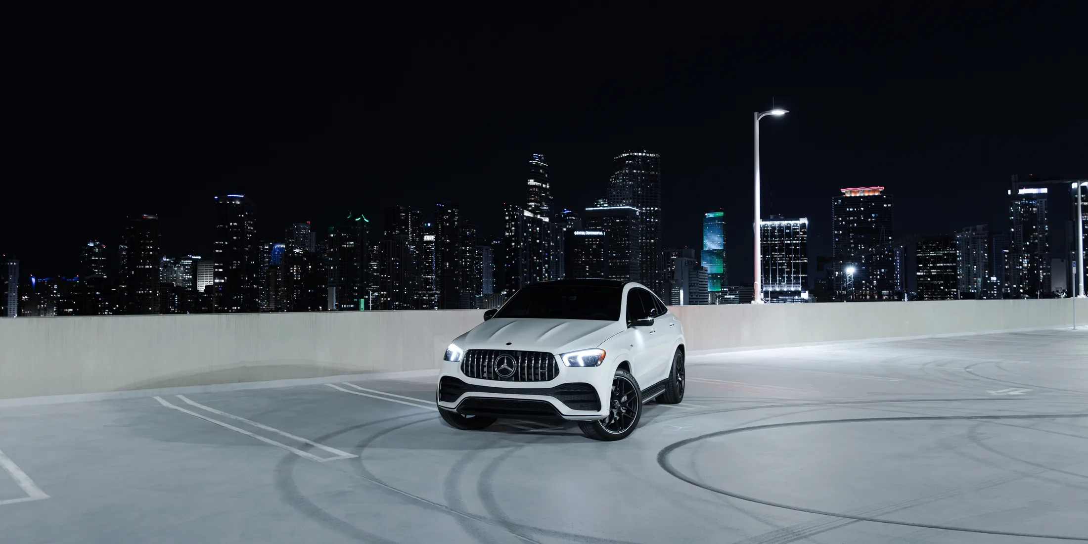 Mercedes GLE 53 Coupe White Red